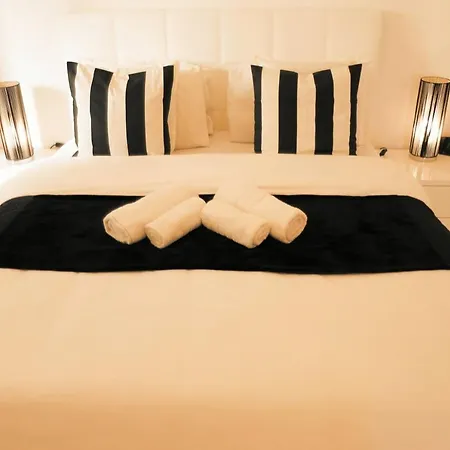 Holiday home Duplex Penthouse Roof Terrace & City Views